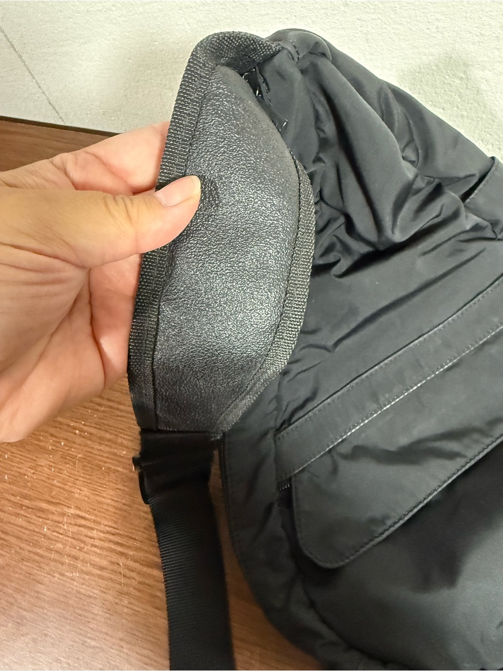 L.L. Bean Ameribag Healthy Back Bag - Picture 6 of 10